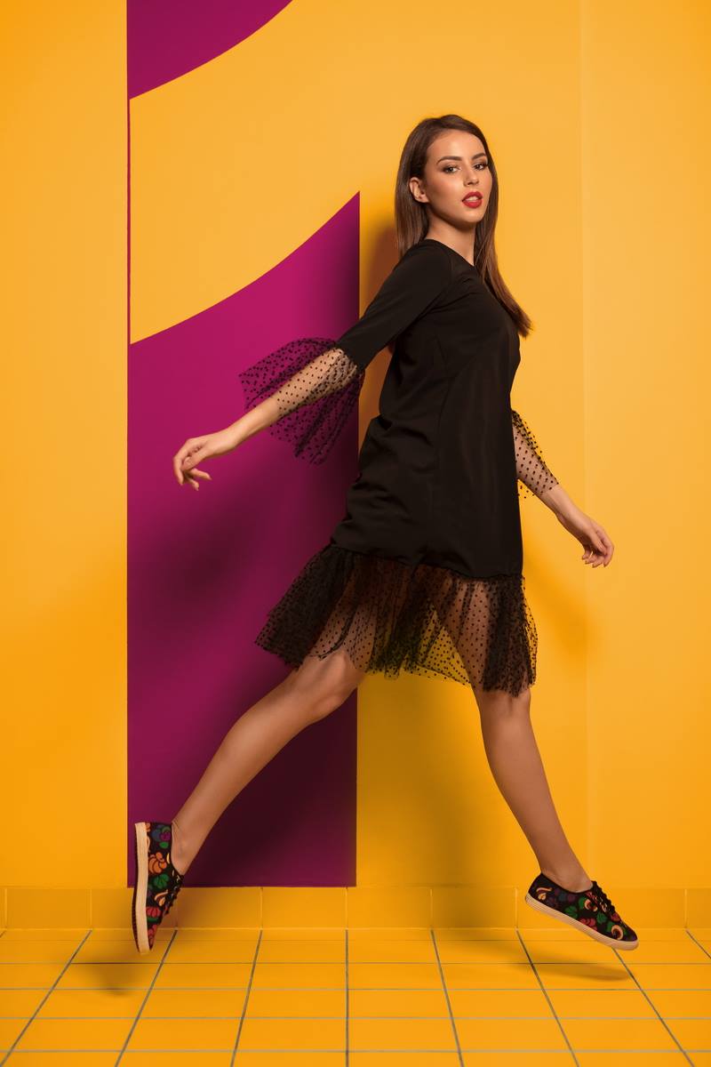 Frida canvas sneaker