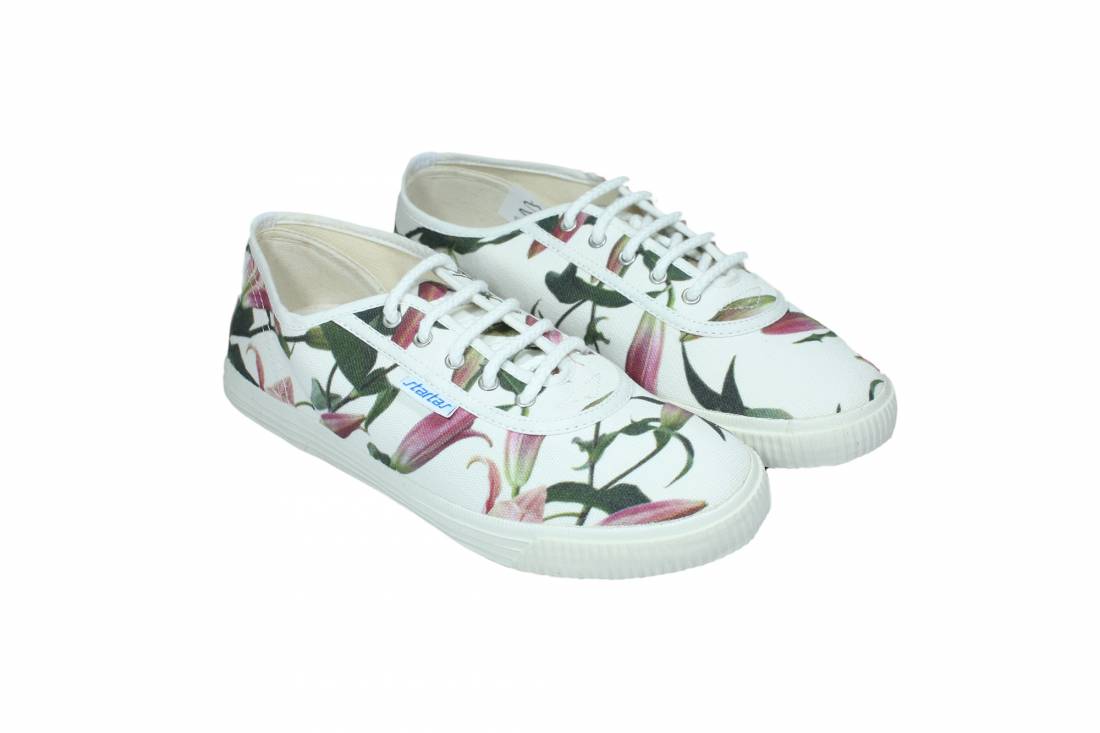 Lily canvas sneaker