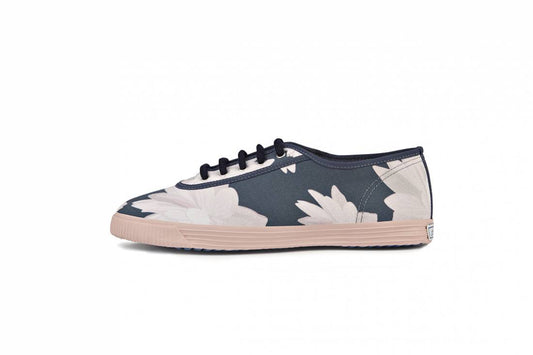 Lotus canvas sneaker