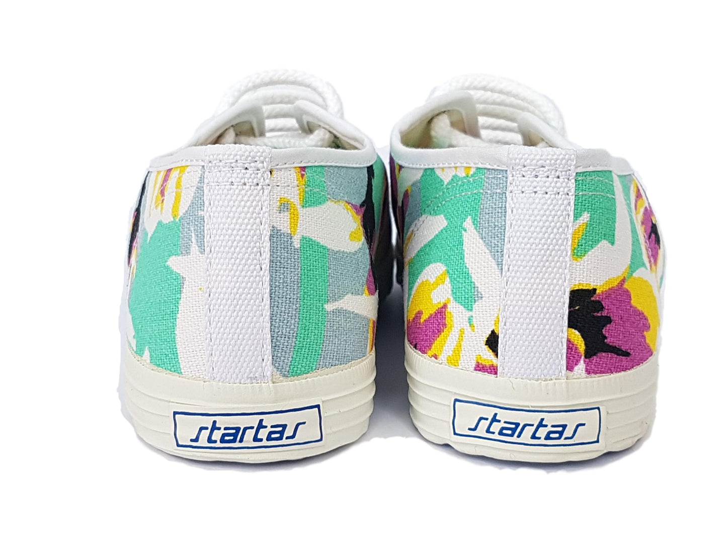 Magnolia canvas sneaker