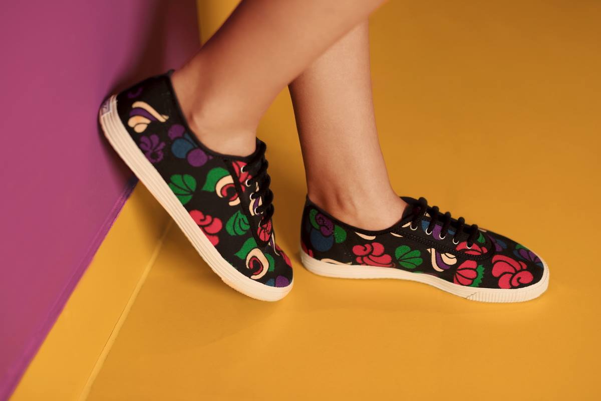 Frida canvas sneaker